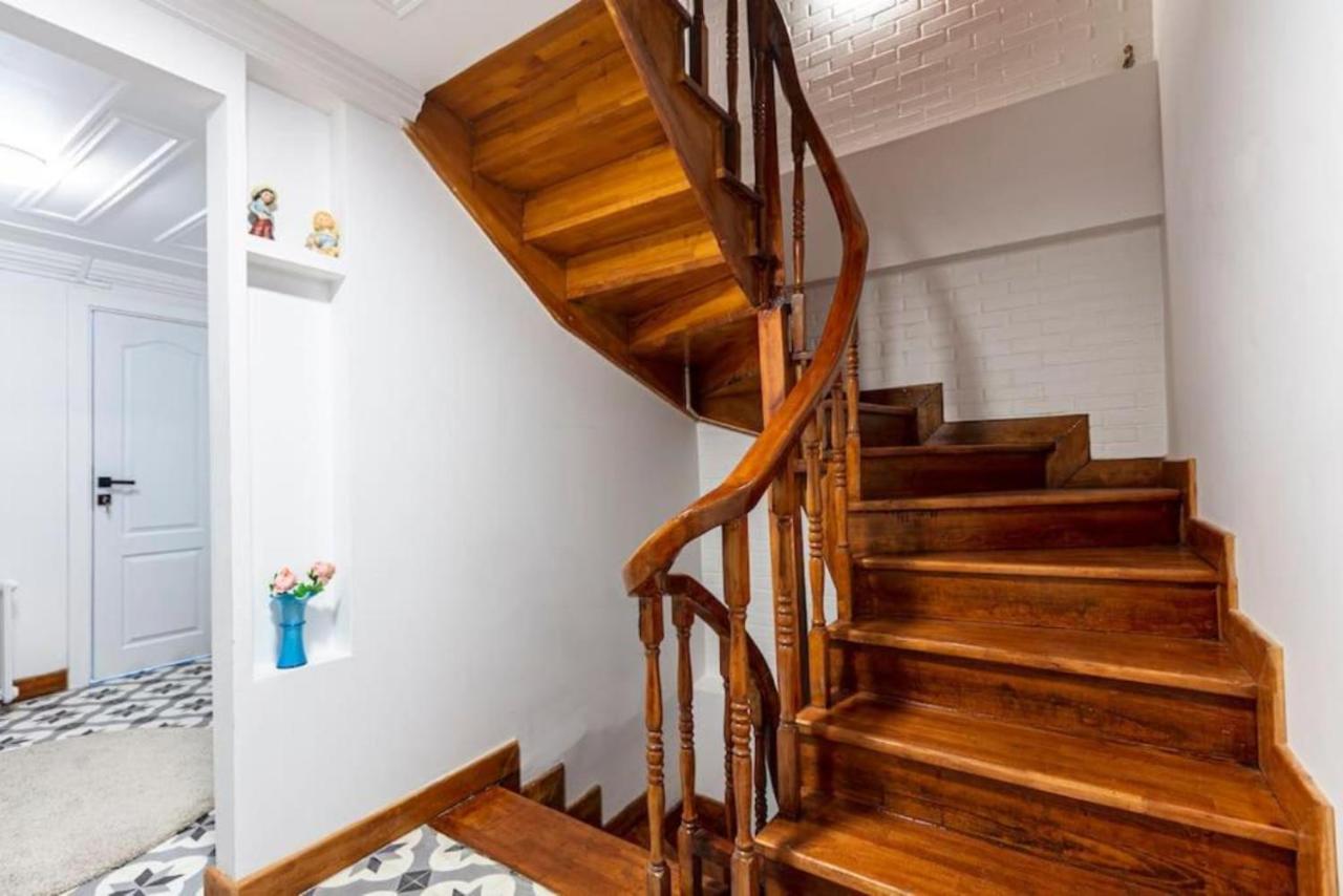 Historical 4-Br Home Steps From Besiktas Stadium & Bosphorus Views - Prime Nisantasi Location! Istanbul Eksteriør billede