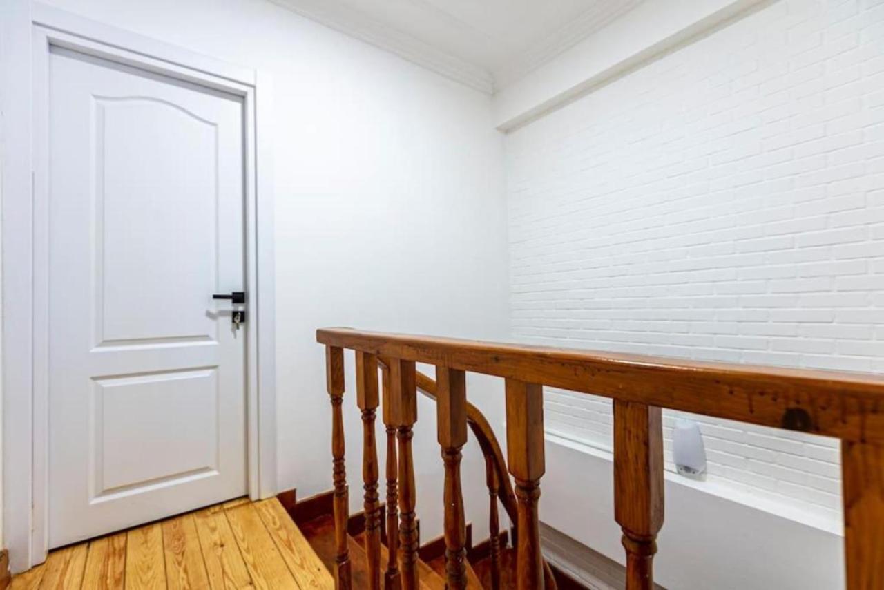 Historical 4-Br Home Steps From Besiktas Stadium & Bosphorus Views - Prime Nisantasi Location! Istanbul Eksteriør billede