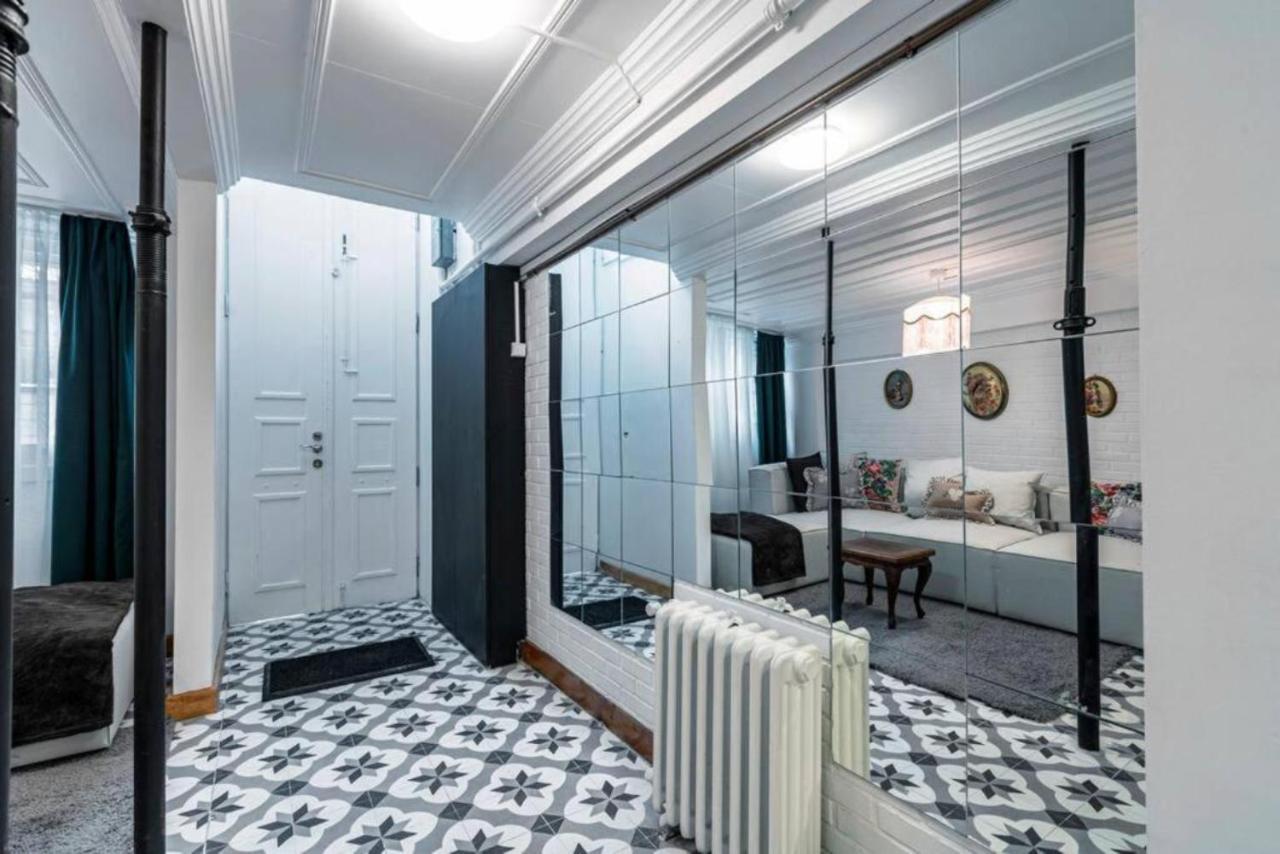Historical 4-Br Home Steps From Besiktas Stadium & Bosphorus Views - Prime Nisantasi Location! Istanbul Eksteriør billede