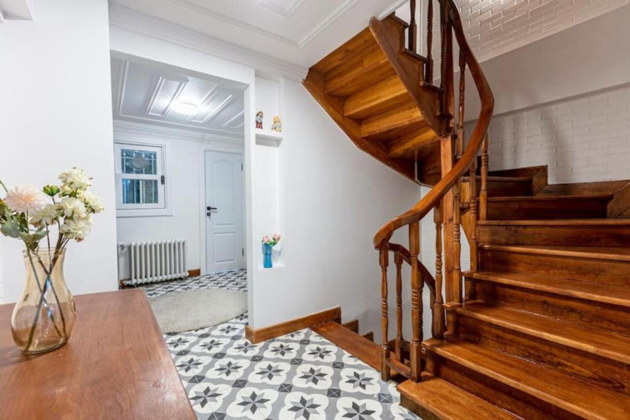 Historical 4-Br Home Steps From Besiktas Stadium & Bosphorus Views - Prime Nisantasi Location! Istanbul Eksteriør billede